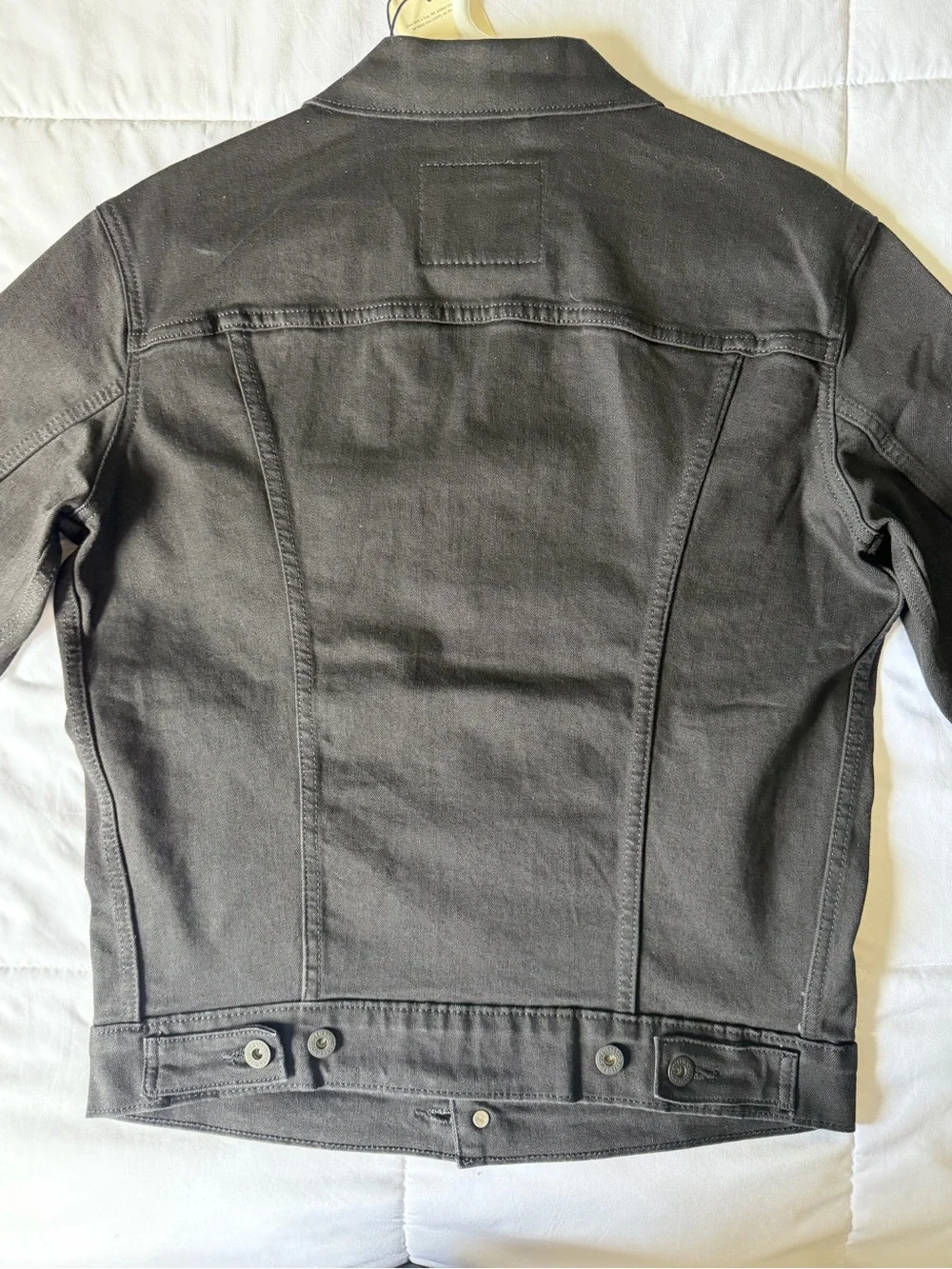 Levi's Black Denim Trucker Jacket with Chest Pockets - Picture 2 of 3